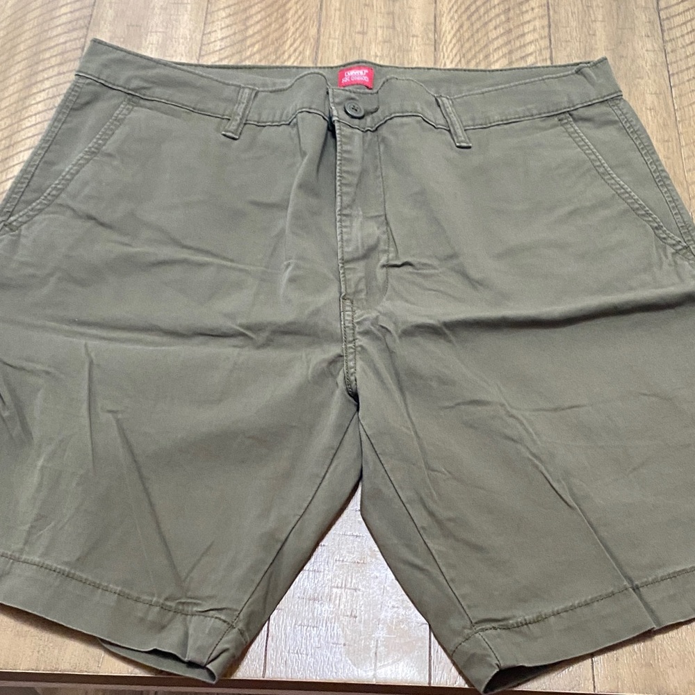 Levi's Men's Khaki Flat Front Shorts